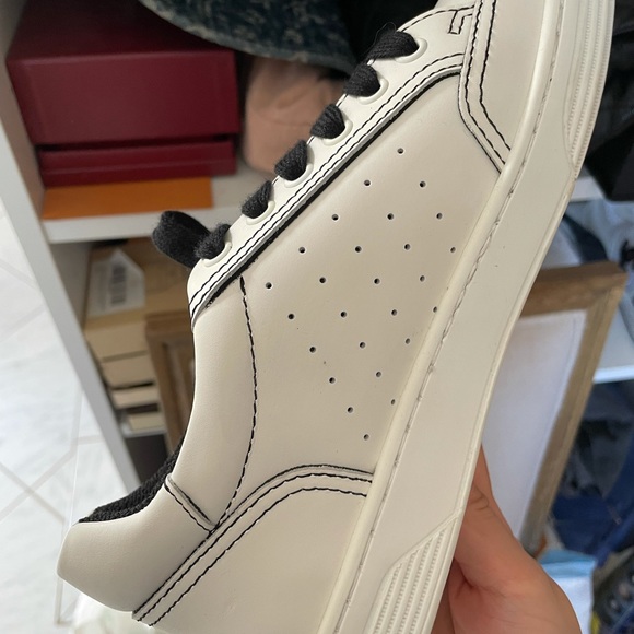 Chanel new white leather sneakers size 36 - Picture 8 of 9